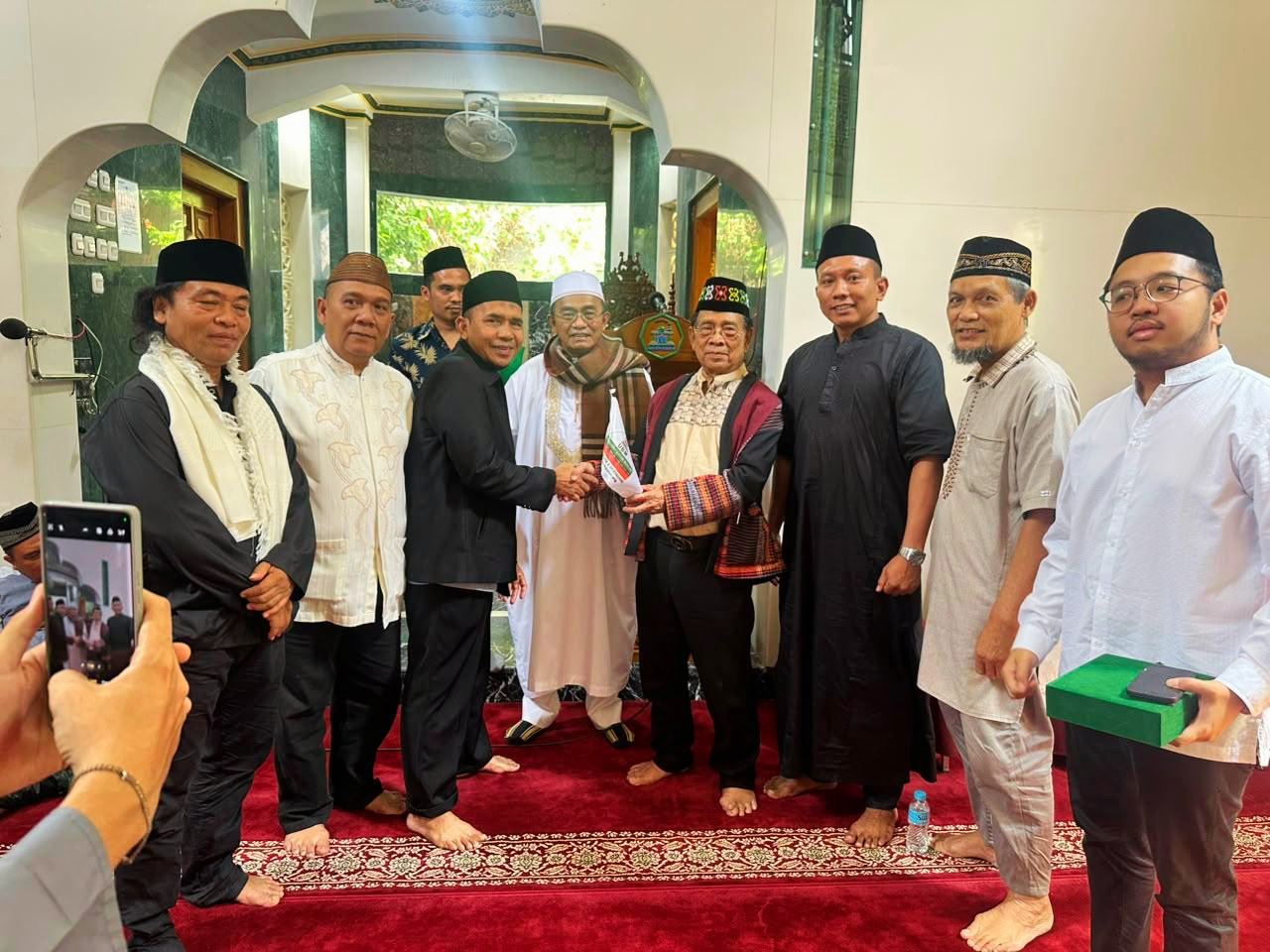 <span  class="uc_style_uc_tiles_grid_image_elementor_uc_items_attribute_title" style="color:#ffffff;">Bendum UBM & Prof. Bomer Pasaribu</span>
