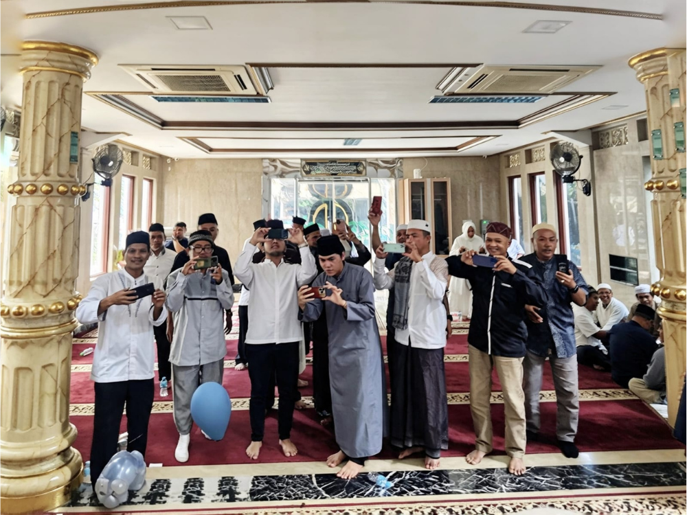 <span  class="uc_style_uc_tiles_grid_image_elementor_uc_items_attribute_title" style="color:#ffffff;">Fotografer UBM</span>