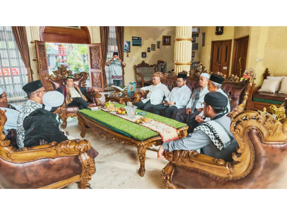 <span  class="uc_style_uc_tiles_grid_image_elementor_uc_items_attribute_title" style="color:#ffffff;">Konseptor & Prof. Bomer Pasaribu II</span>