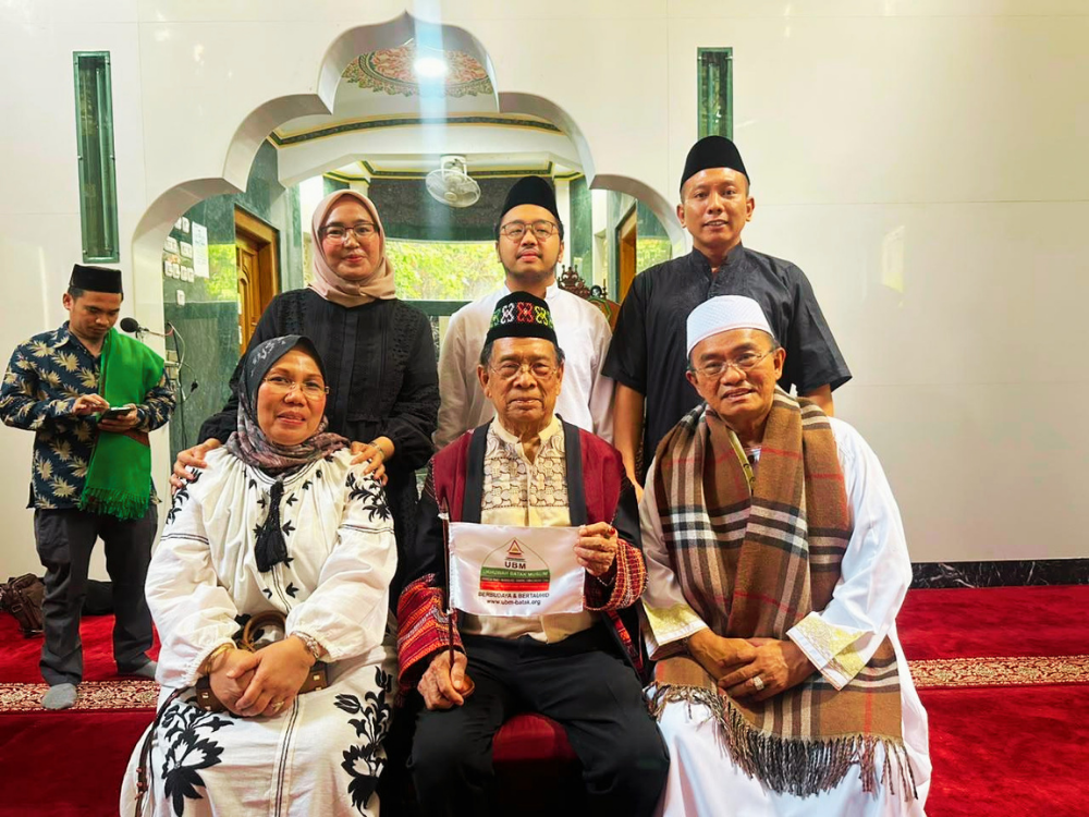 <span  class="uc_style_uc_tiles_grid_image_elementor_uc_items_attribute_title" style="color:#ffffff;">Pemuda, Ketum UBM & Prof. Bomer Pasaribu I</span>