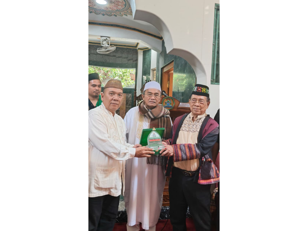 <span  class="uc_style_uc_tiles_grid_image_elementor_uc_items_attribute_title" style="color:#ffffff;">Sekjen UBM & Prof. Bomer Pasaribu</span>