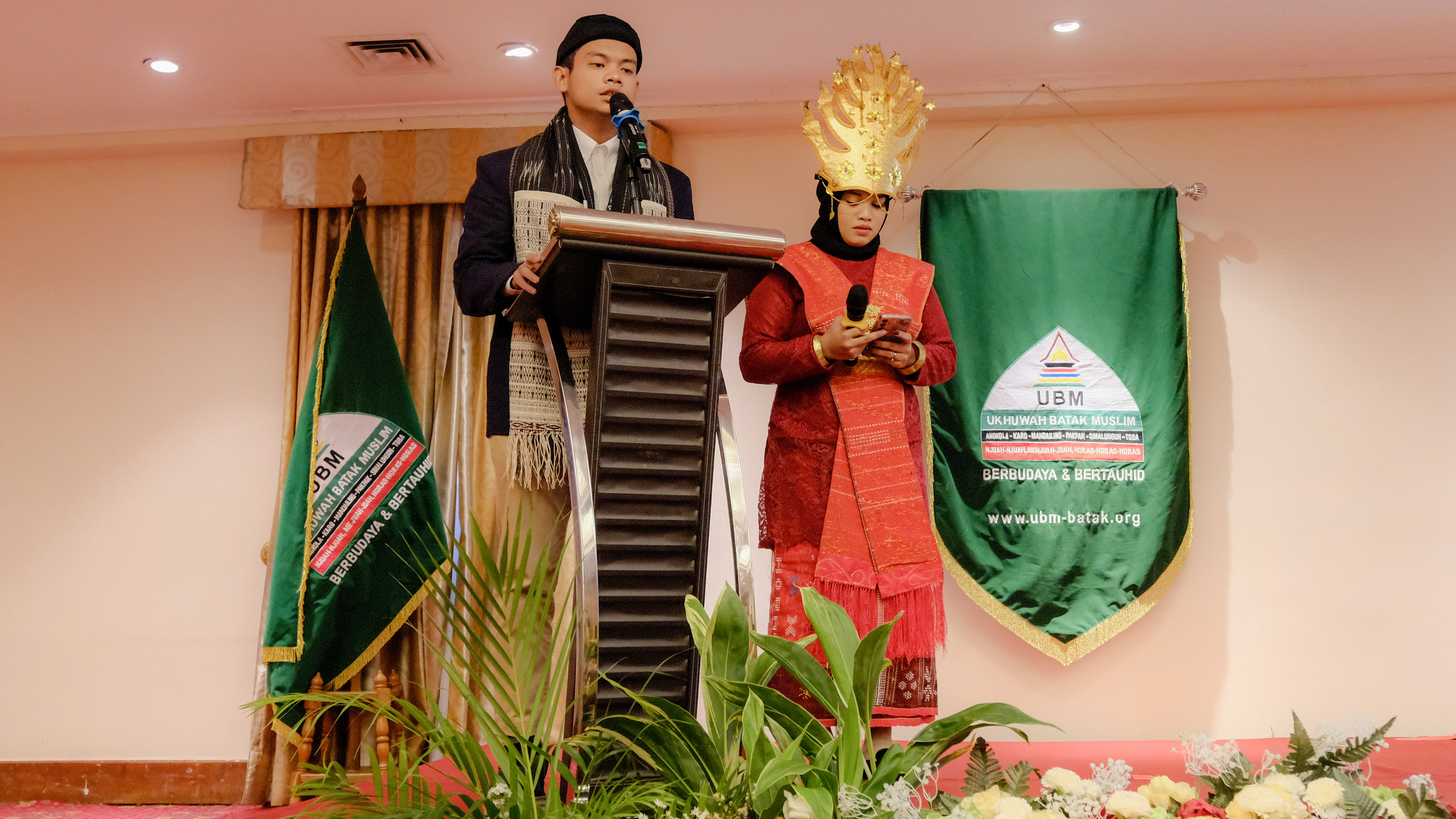 <span  class="uc_style_uc_tiles_grid_image_elementor_uc_items_attribute_title" style="color:#ffffff;">Lantuana Ayat AL-Quran oleh Ahmad. M. Sihotang & Rini Tambunan</span>